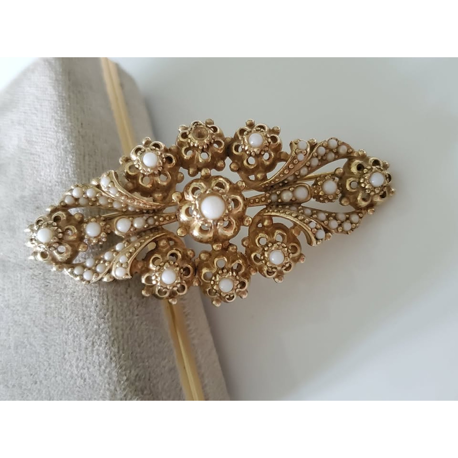 Vintage Ciner Brooch